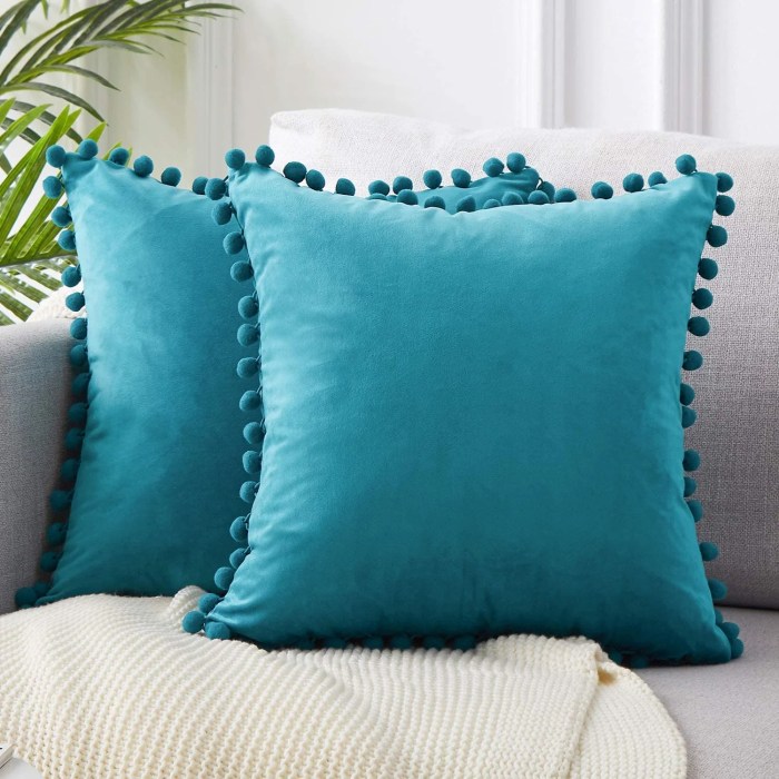 Throw cushion decor topfinel poms pom bohemian solid